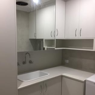 Modern shower frameless glass